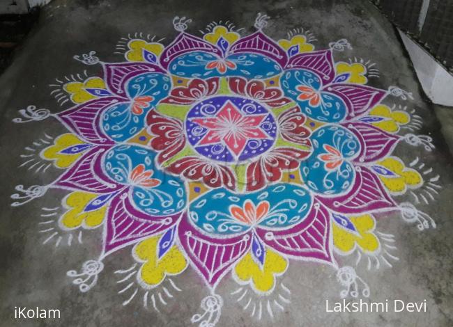 Rangoli: kruthigai kolam