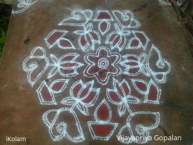 Rangoli: Dotted Sangu, Ahal Vilakku and Poo kolam Rangoli: Dotted Sangu, Ahal Vilakku and Poo kolam
