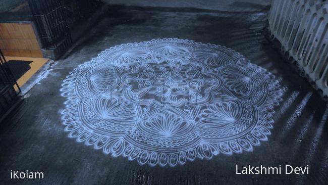 Rangoli: free hand kolam