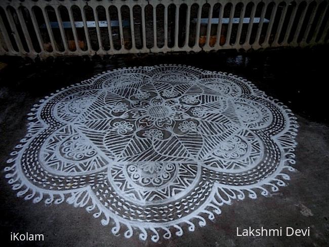 Rangoli: free hand kolam