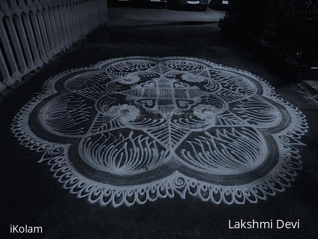 Rangoli: Freehand kolam