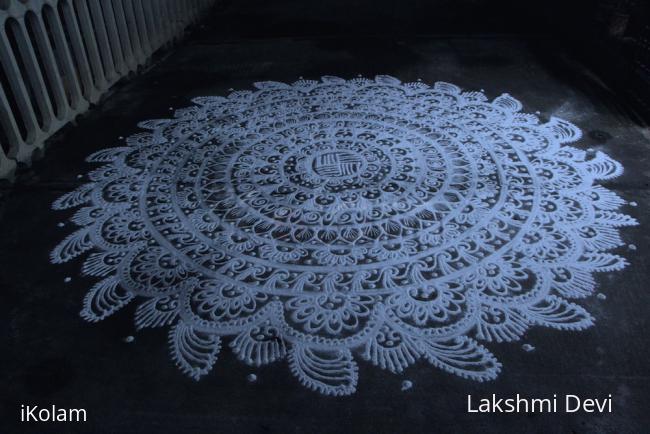 Rangoli: margazhi kolam