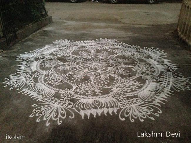 Rangoli: Free hand kolam Rangoli: Free hand kolam