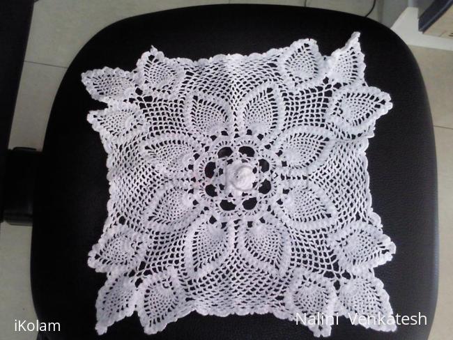 Square pineapple doily - Photo2185.jpg