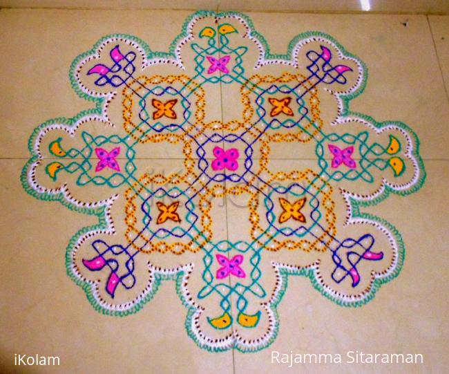 Rangoli: Dotted line kolam